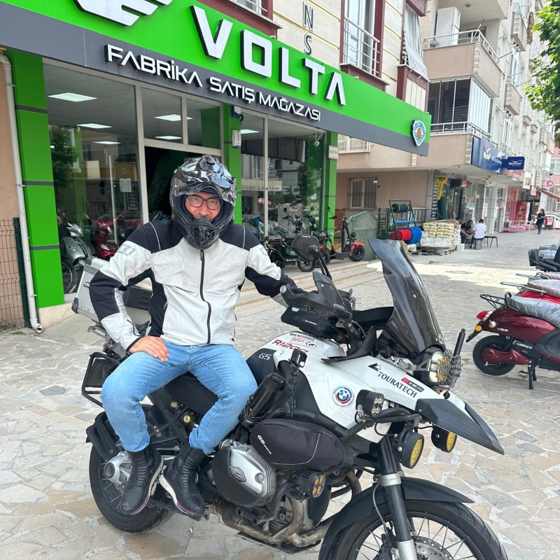 Suat Dilek